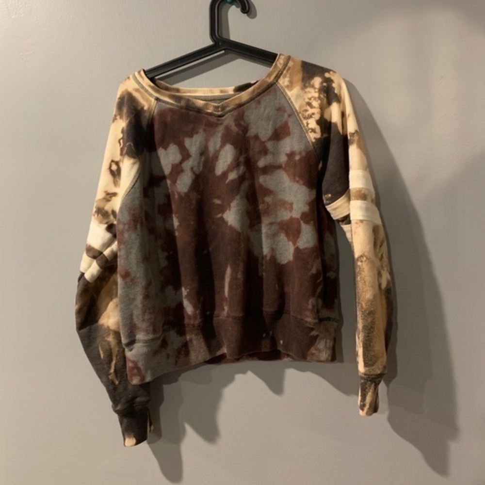 SO | bleach dyed sweatshirt